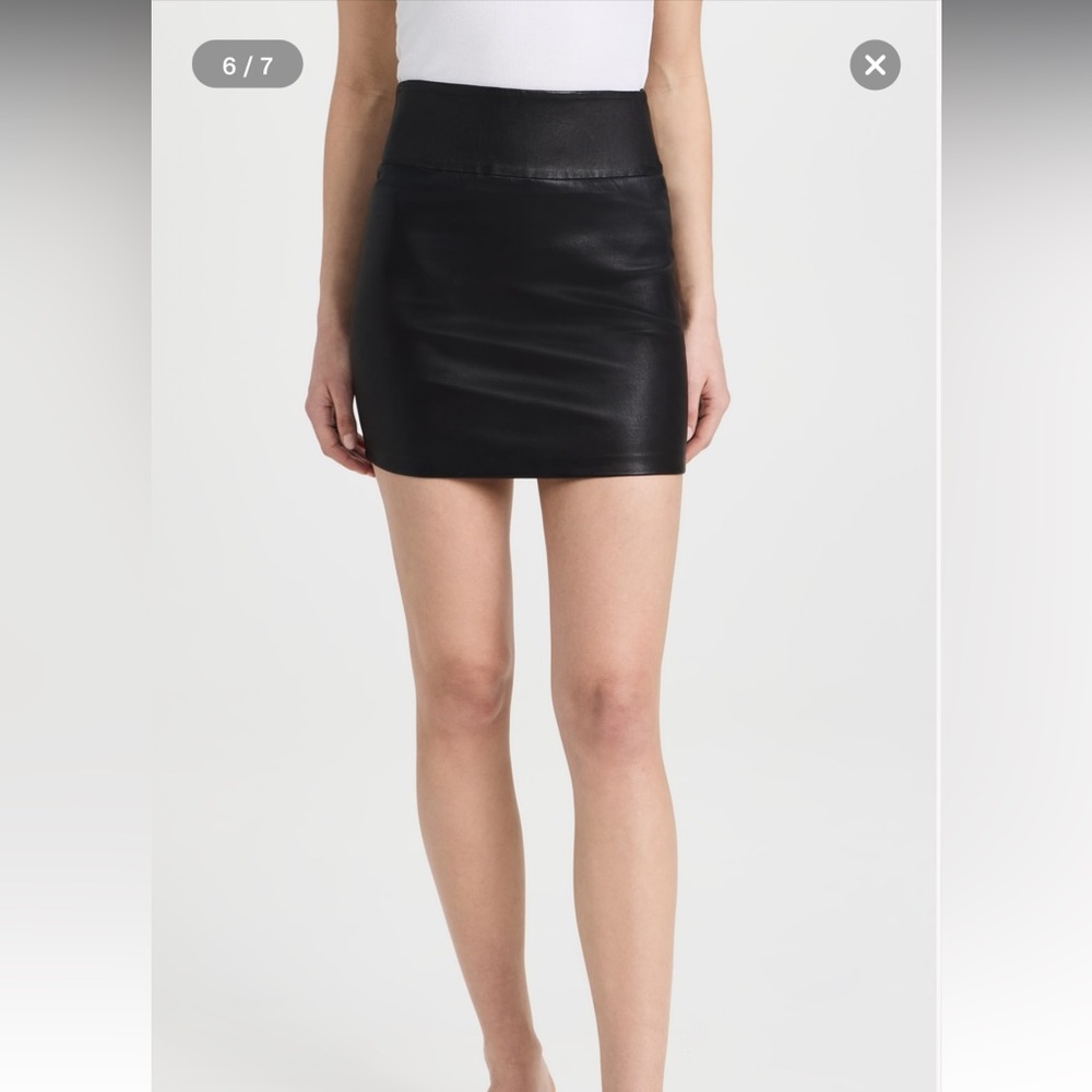 SPRWMN 100% LAMB LEATHER BLACK MINI SIIRT SIZE SMALL WORN ONCE MADE IN LA $550